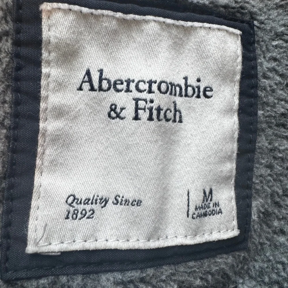 Abercrombie & Fitch size men
